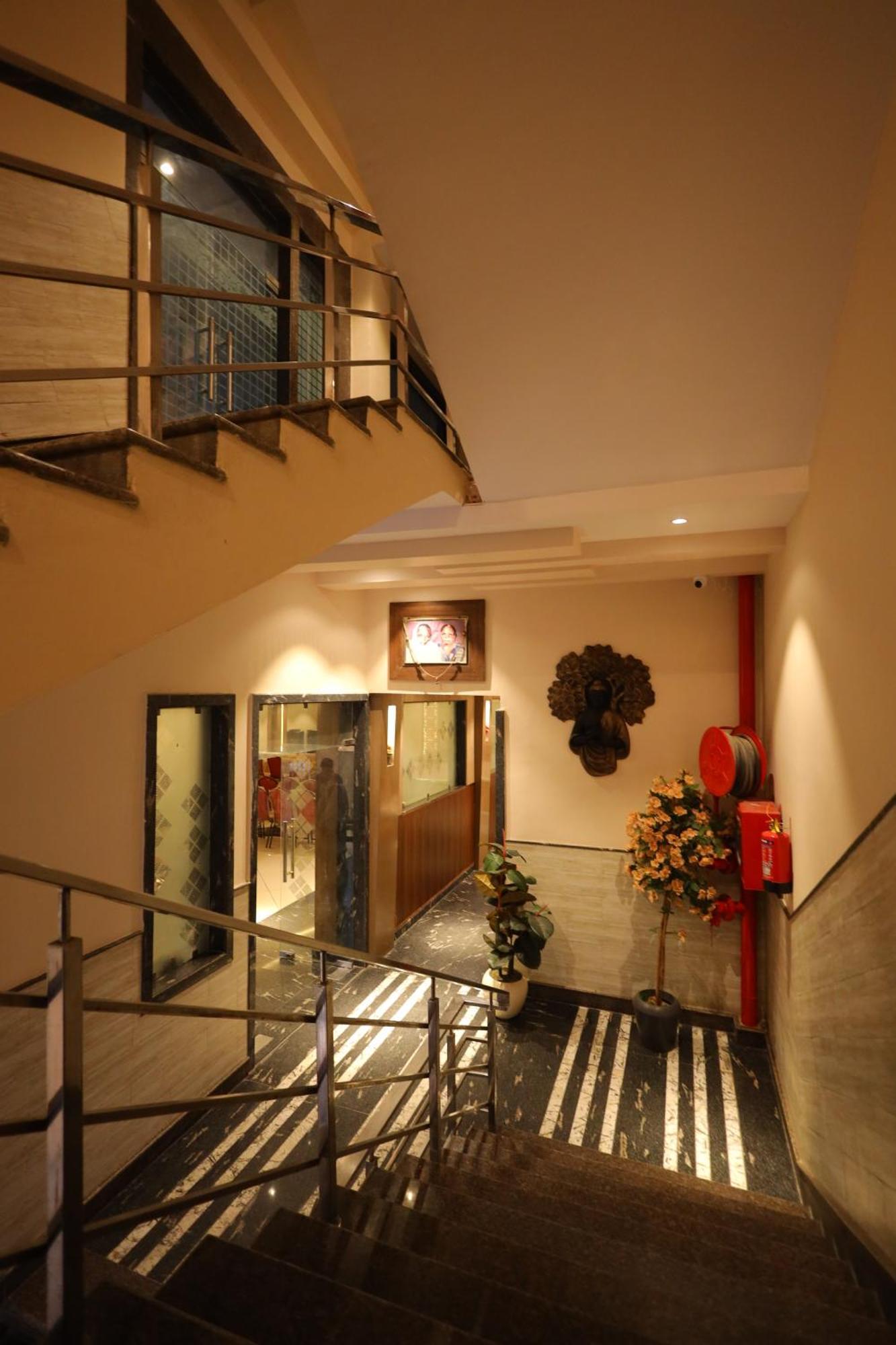 Hotel Bhagyaraj Palace A Luxury Hotel Keshavpuram Kanpur Exterior foto